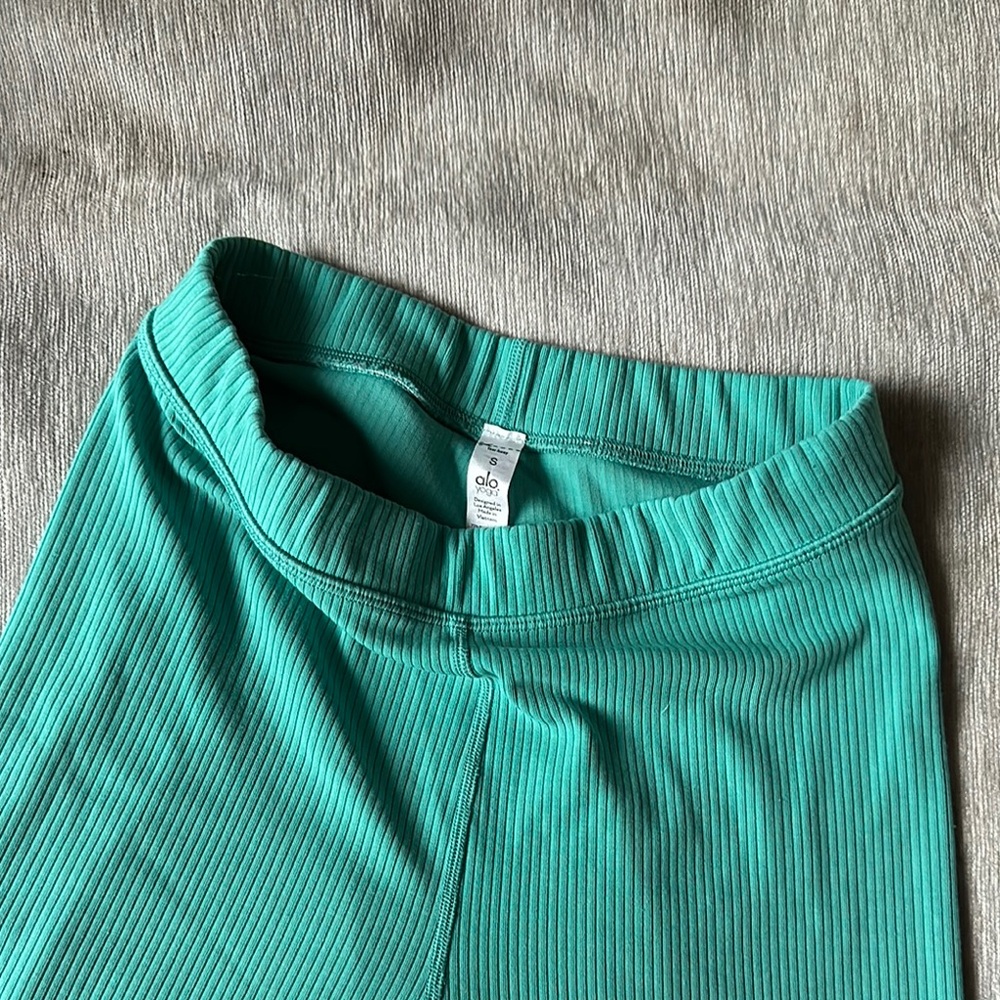 ALO Yoga Turquoise Ribbed Leggings